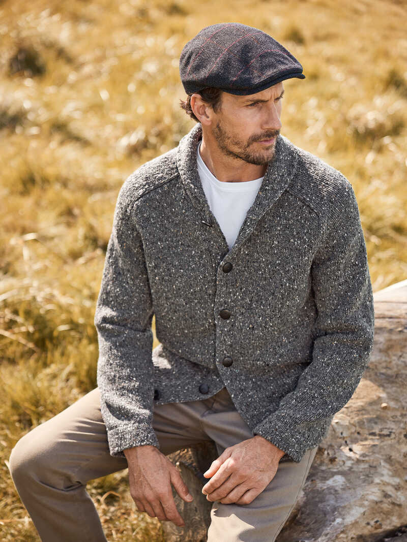 Produktbild zu Donegal-Cardigan mit Schalkragen