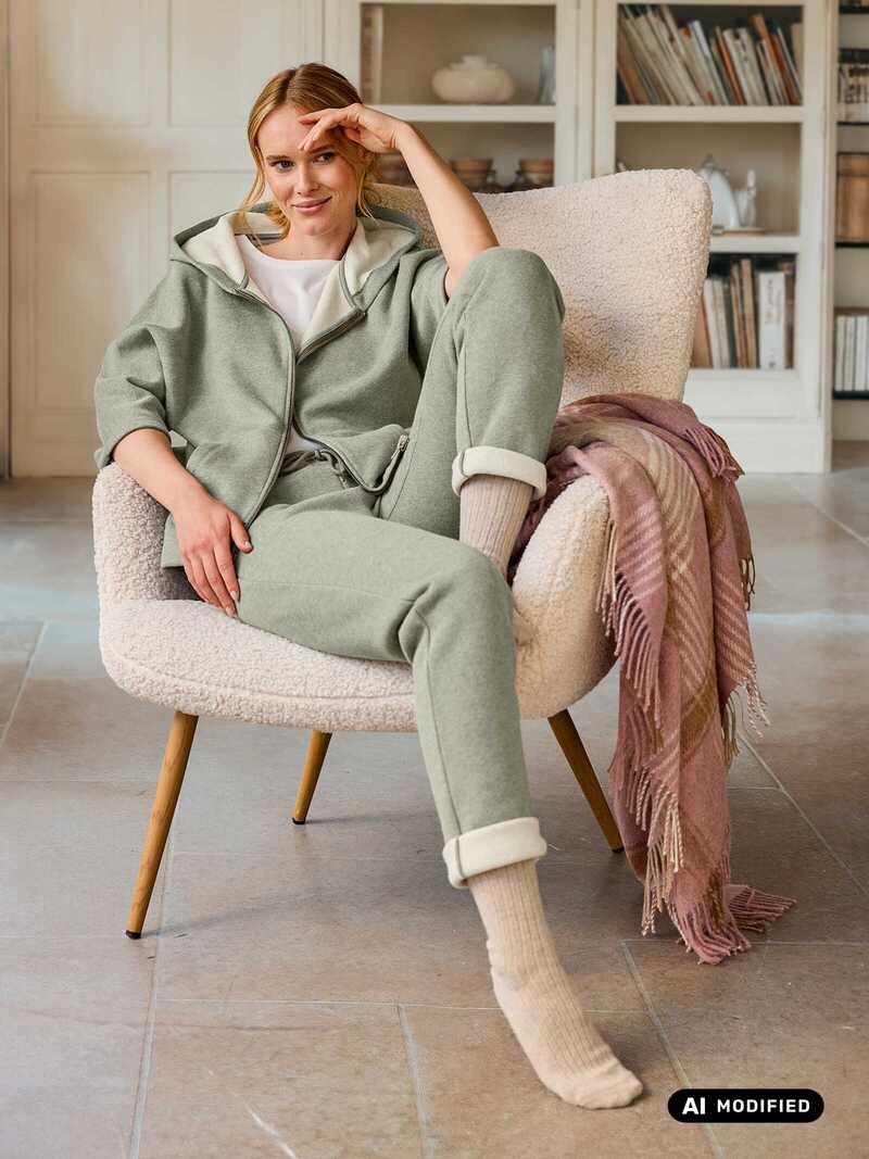 Alternatives Bild 3 zu Damen-Homewear-Anzug aus Sweatgewebe