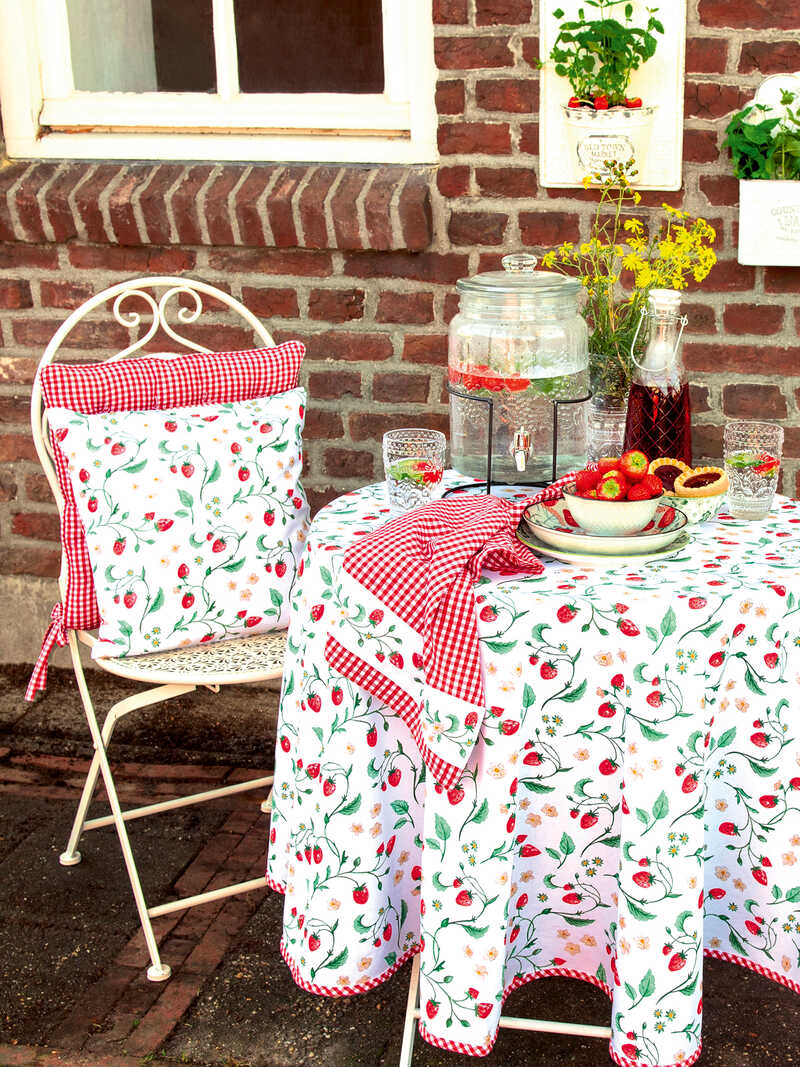 Tischdecke mit Erdbeeren für runden Tisch
