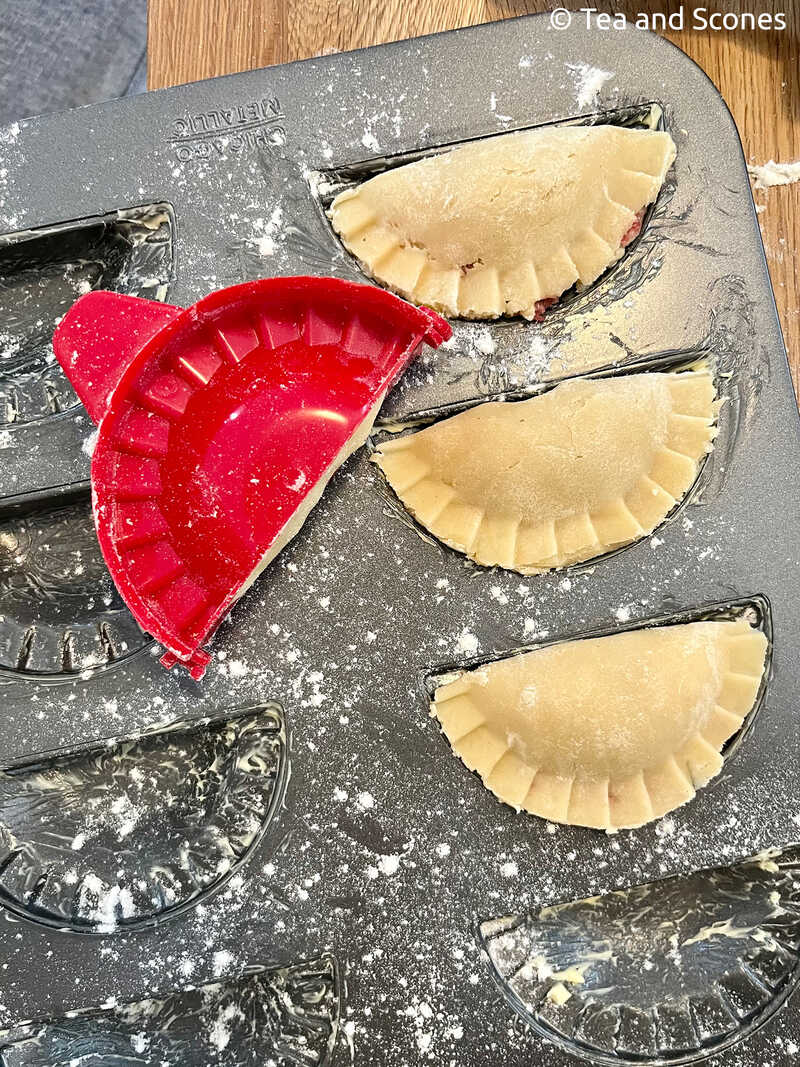 Alternatives Bild 3 zu Backblech Pasty Set f�r Mini Cornish Pasties mit Teigtaschen-Former