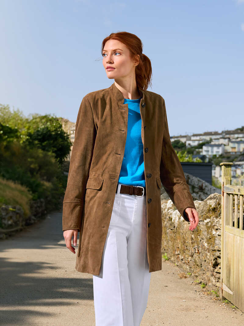 Produktbild zu Ledermantel aus Ziegenvelours