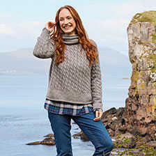 Alernatives Thumbnail 2 zu Zopfstrickpullover mit Rollkragen