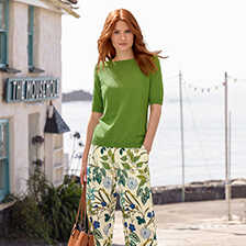 Alernatives Thumbnail 1 zu Weite Blumenhose im Marlene-Stil