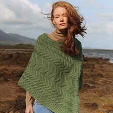 Irischer Strickponcho
